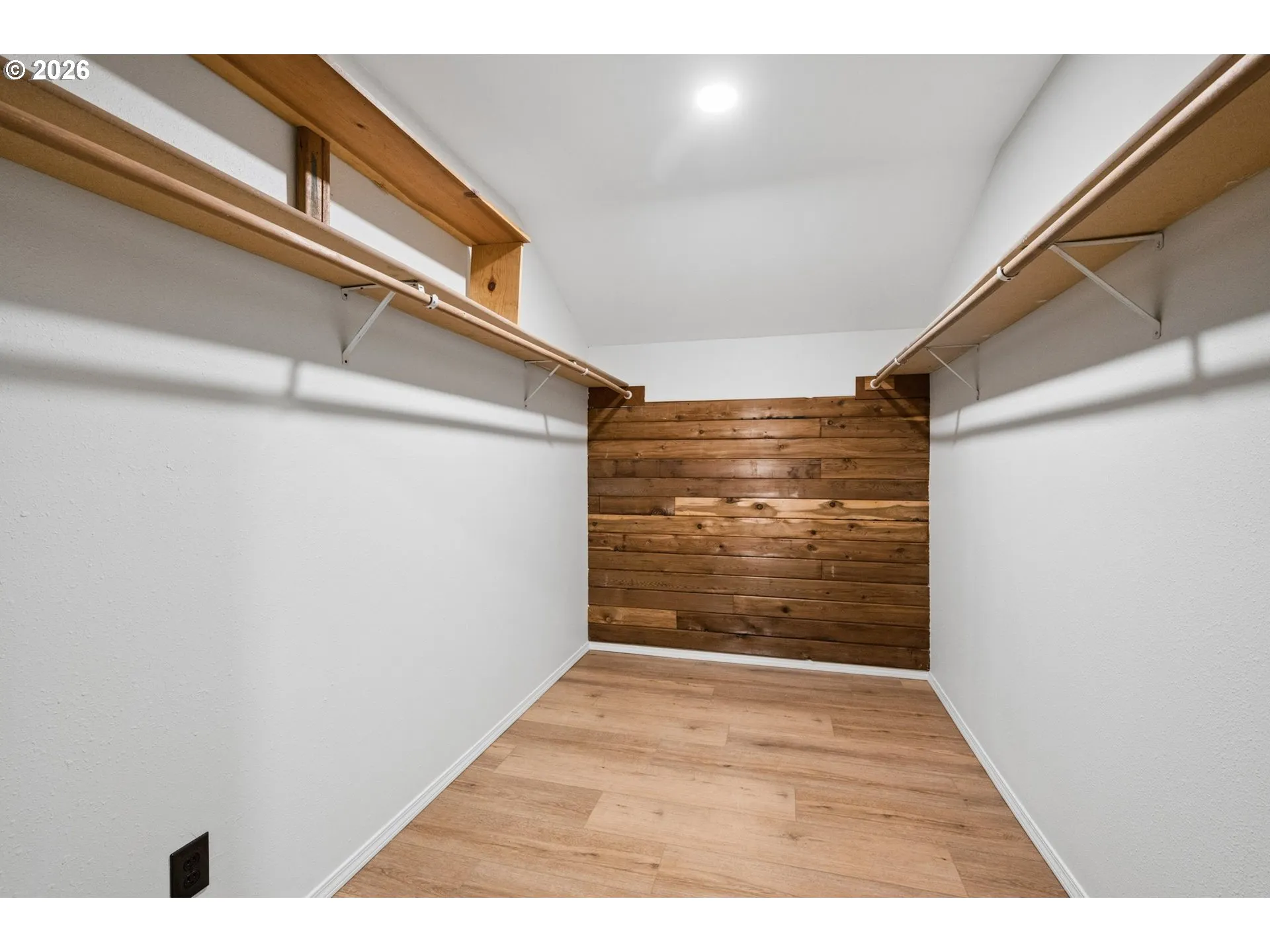 Bedroom, Owner's Suite-Walk-In Closet