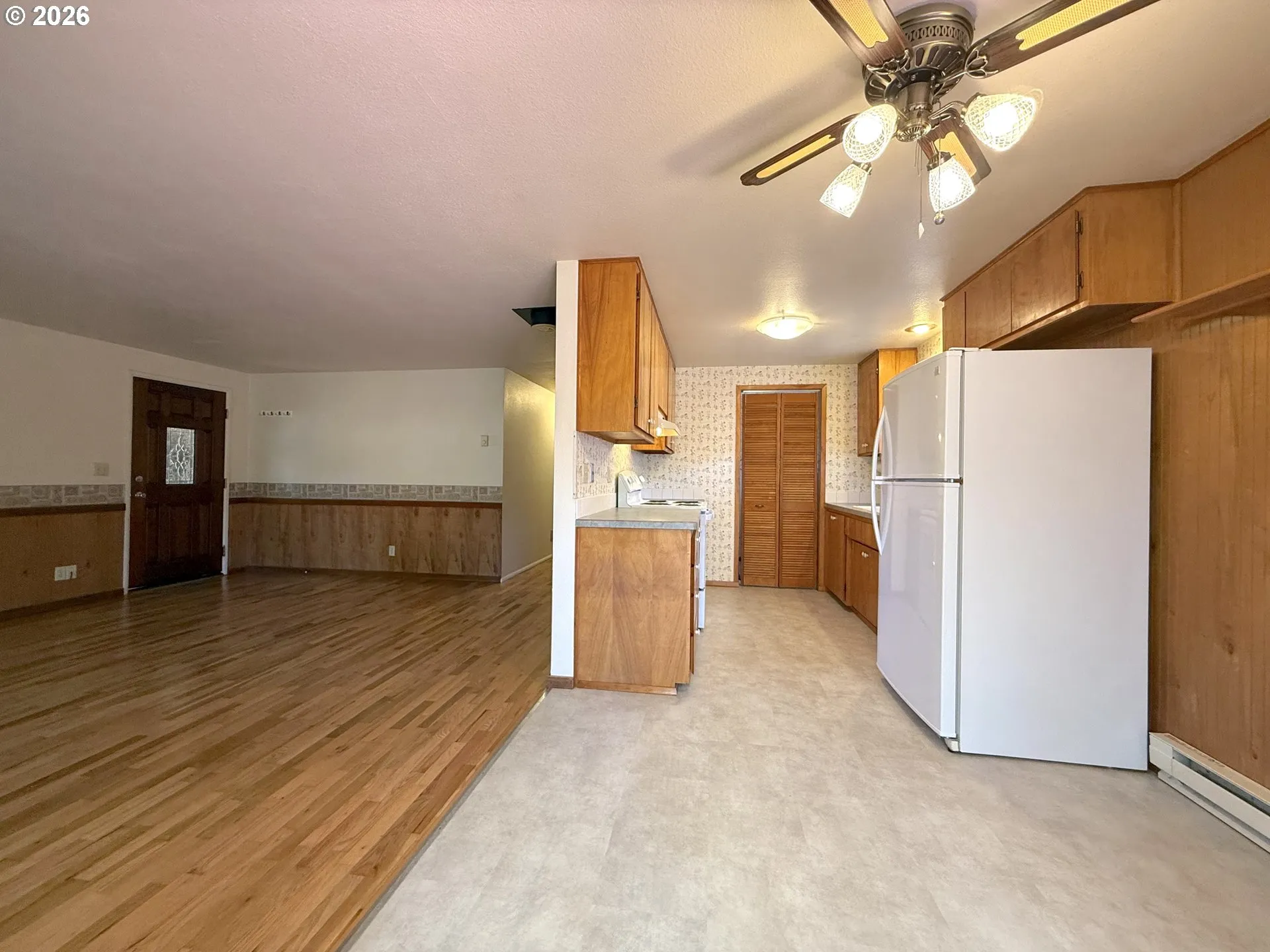 Kitchen/Living Room-Ceiling Fan
