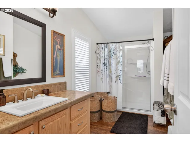 Bathroom, Attached
