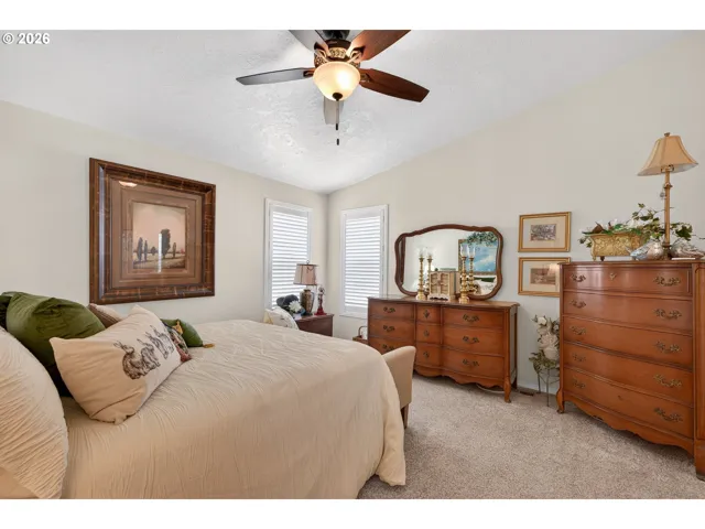 Bedroom, Primary-Ceiling Fan