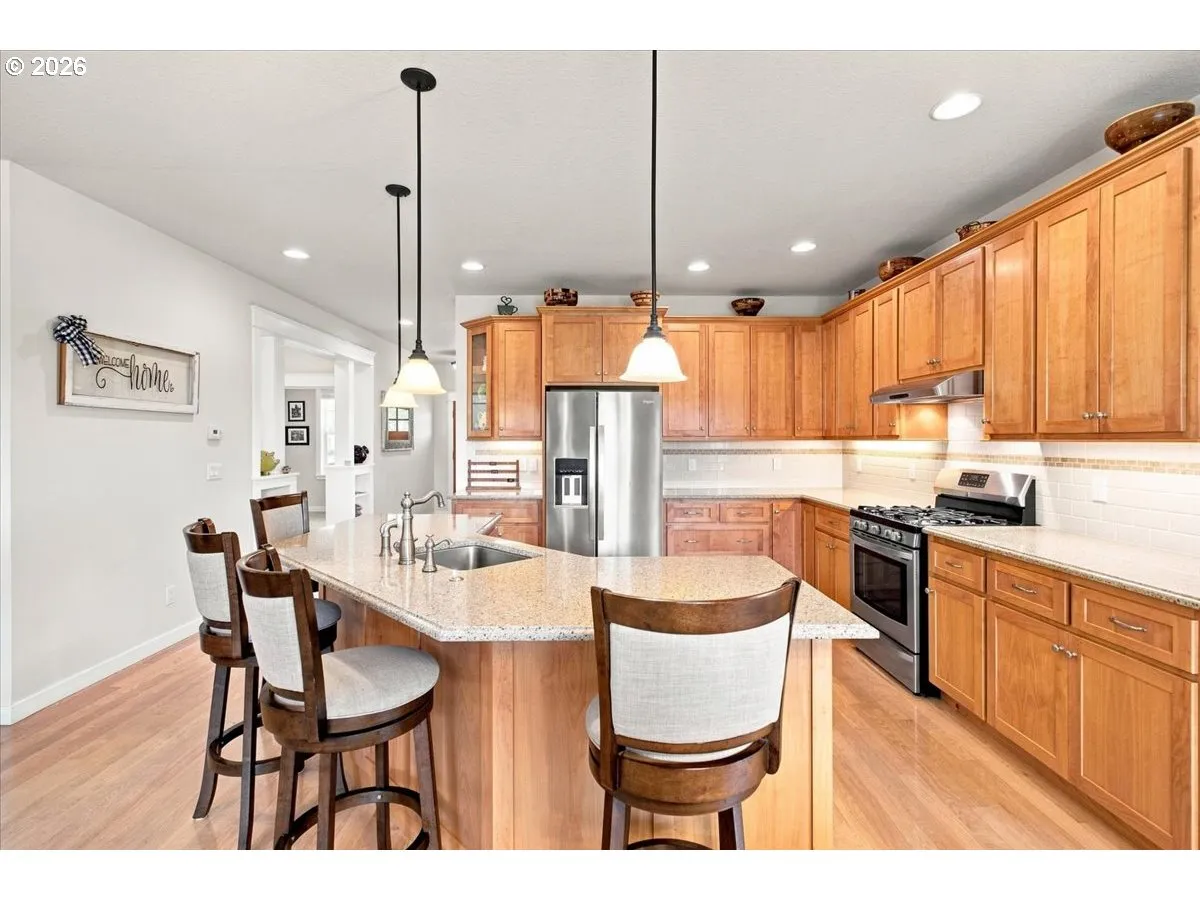 Kitchen-Eating Area