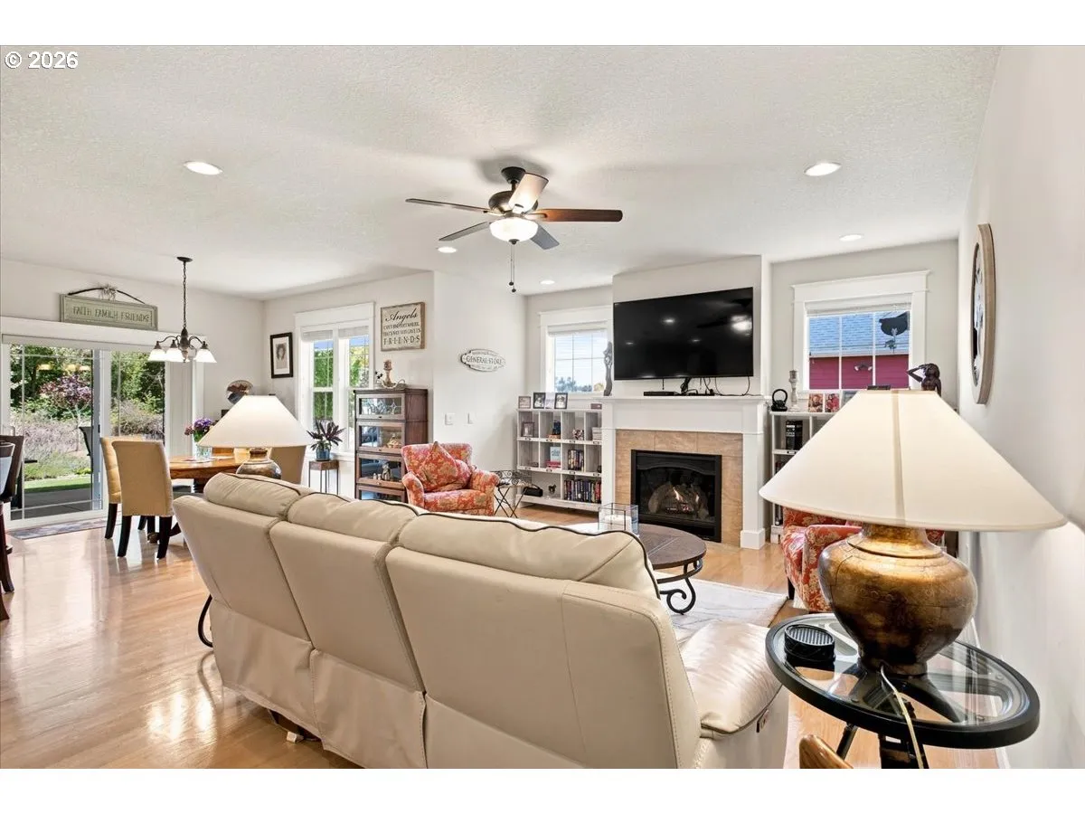 Living Room/Dining Room