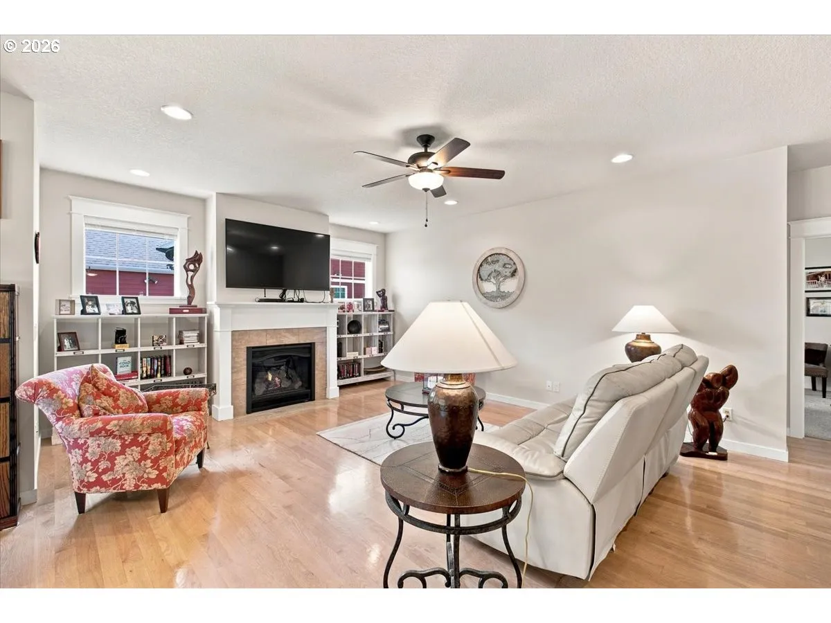 Living Room-Ceiling Fan