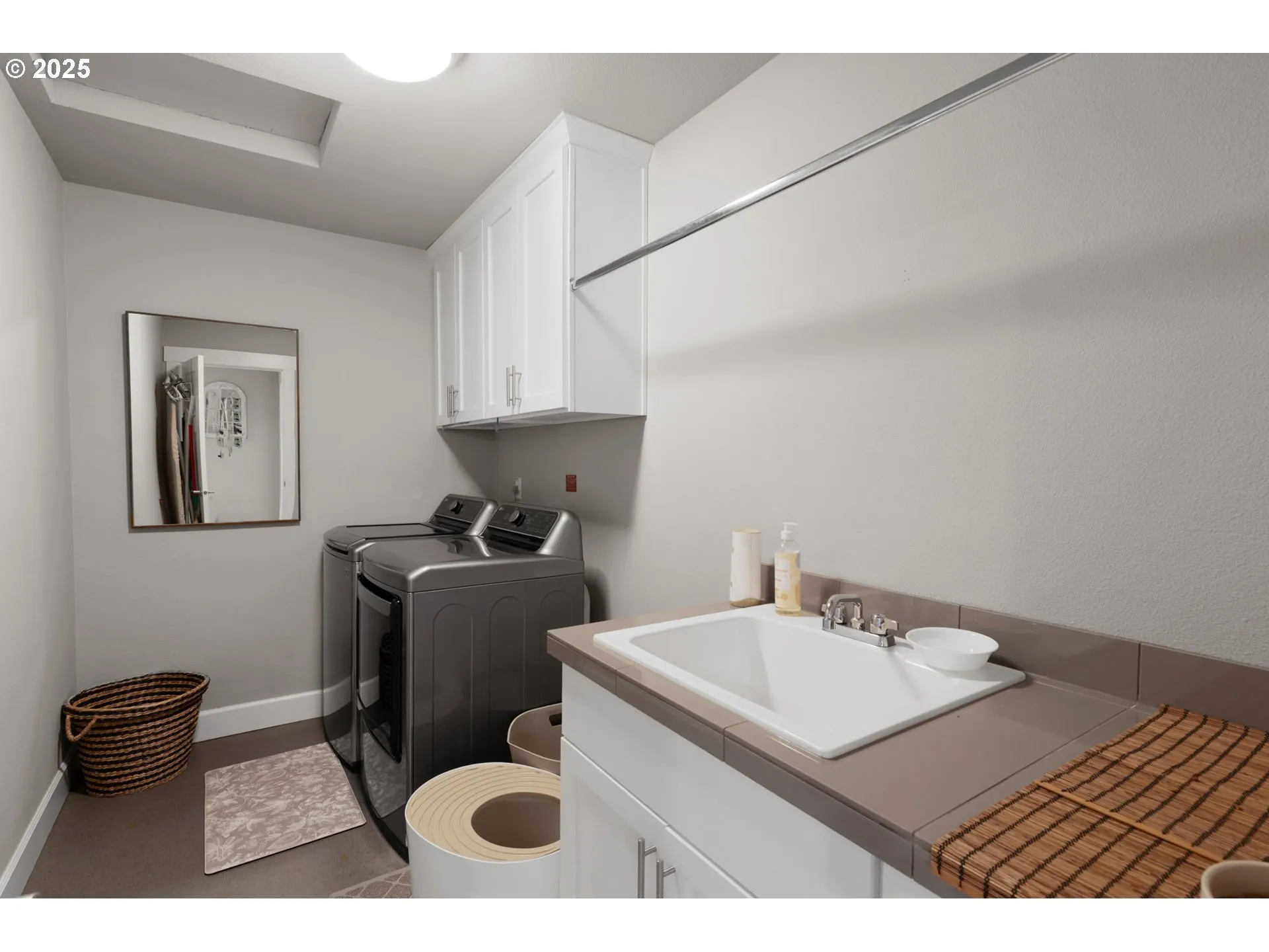 Laundry-Upper