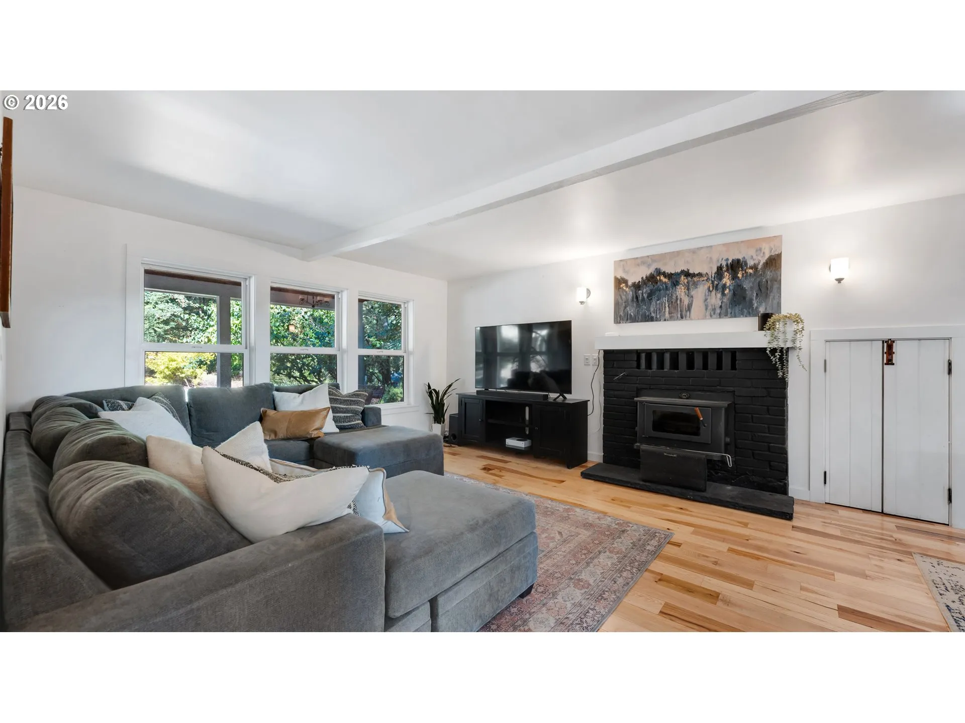 Living Room-Fireplace