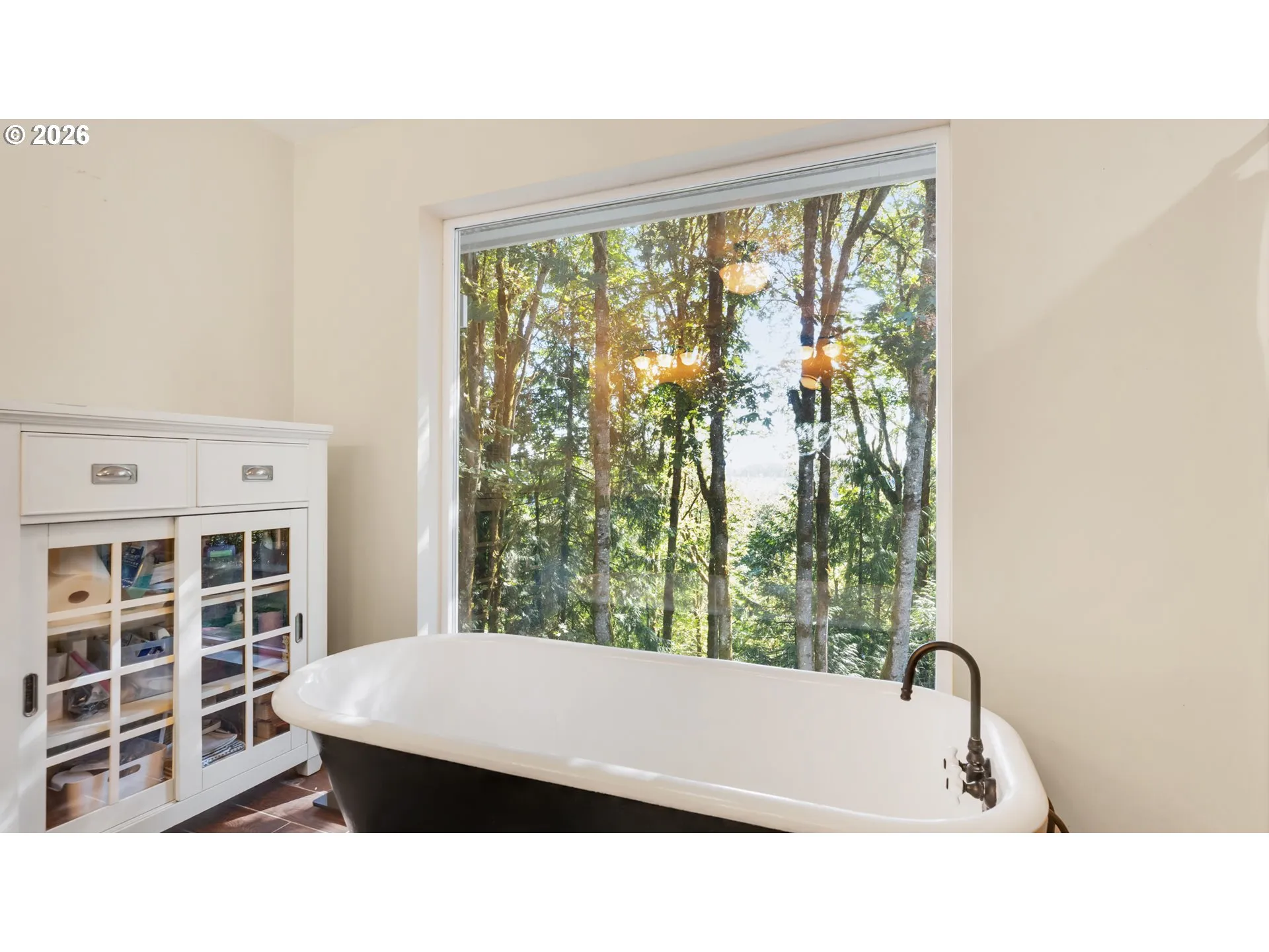 En Suite Bathroom-Upper