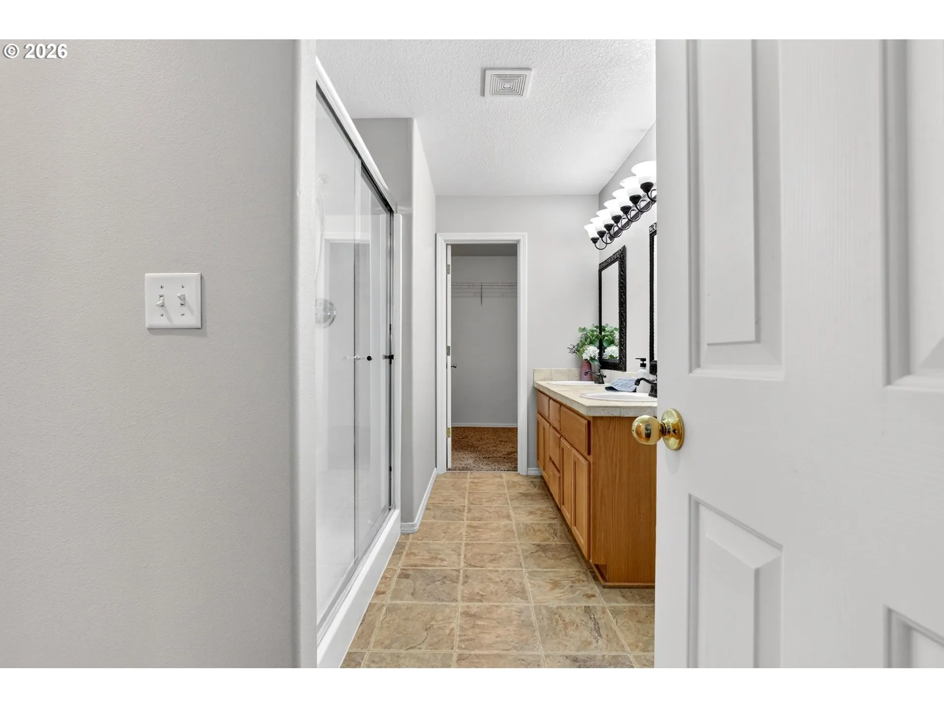 Primary Bedroom-Attached Bathroom