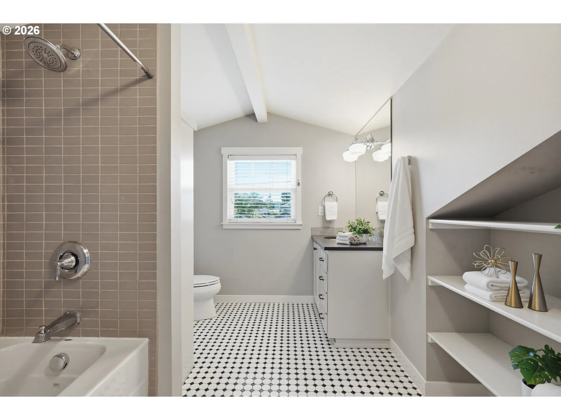 Bathroom-Upper