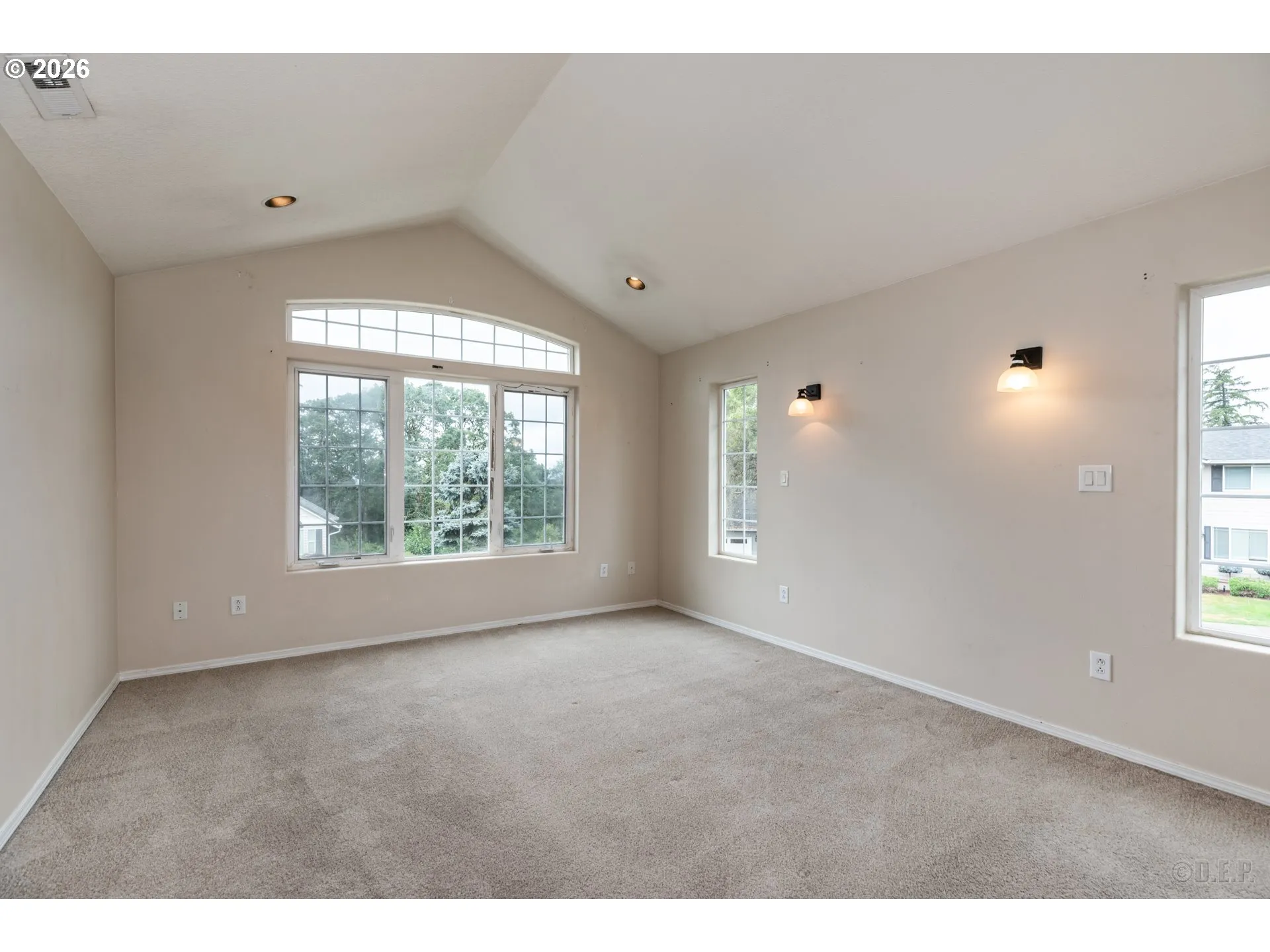 Bedroom, Primary-Vaulted Ceilings