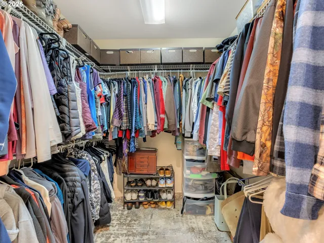 Bedroom, Owner's Suite-Walk-In Closet