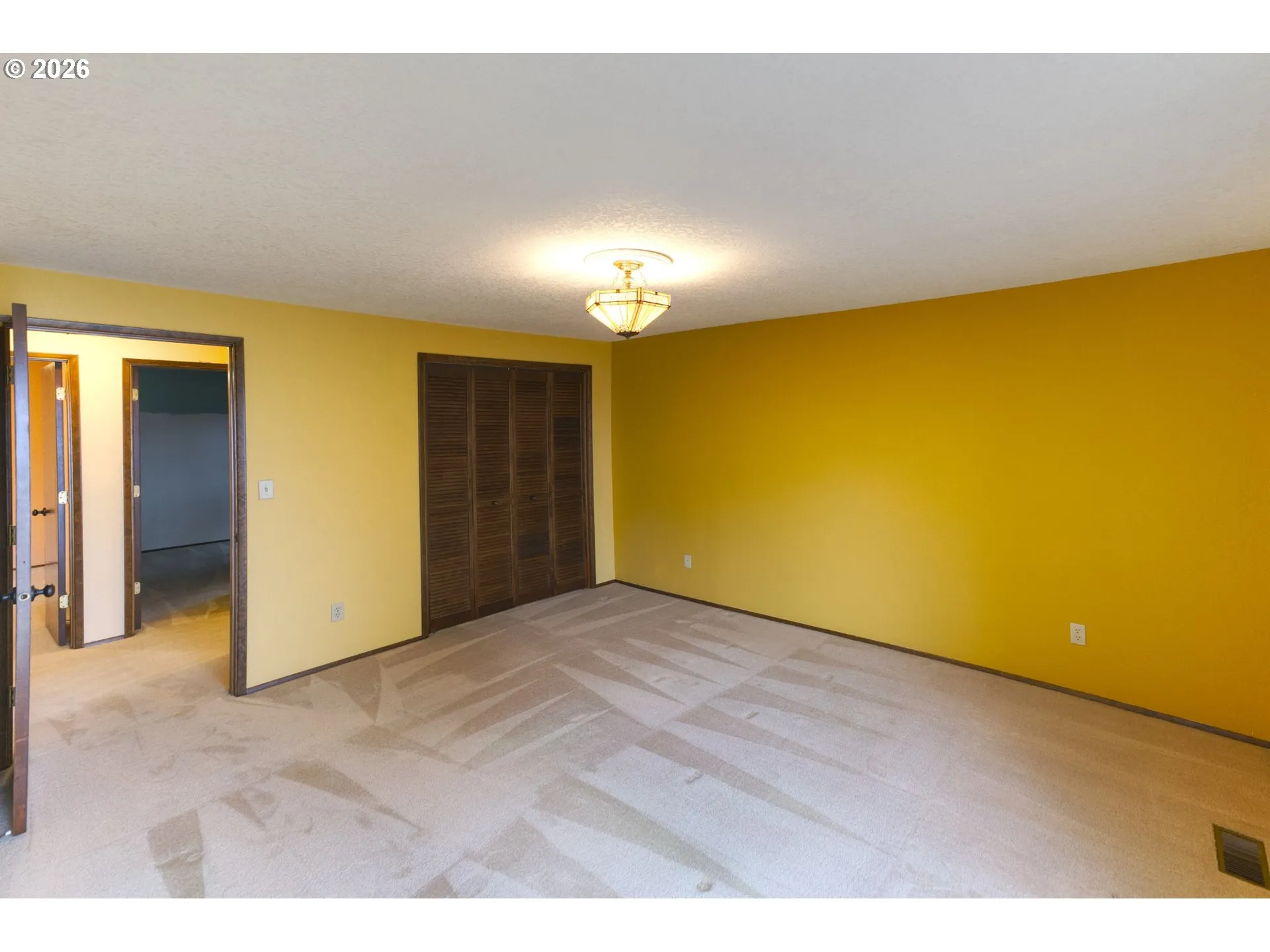 Bedroom, Primary