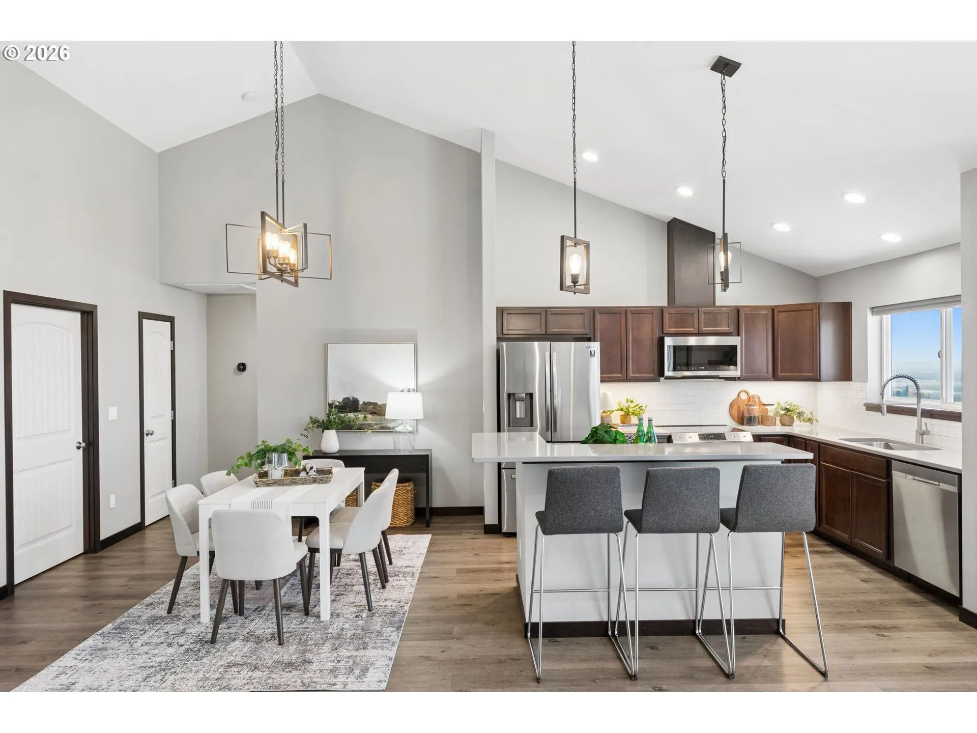 Kitchen/Dining Room-Island