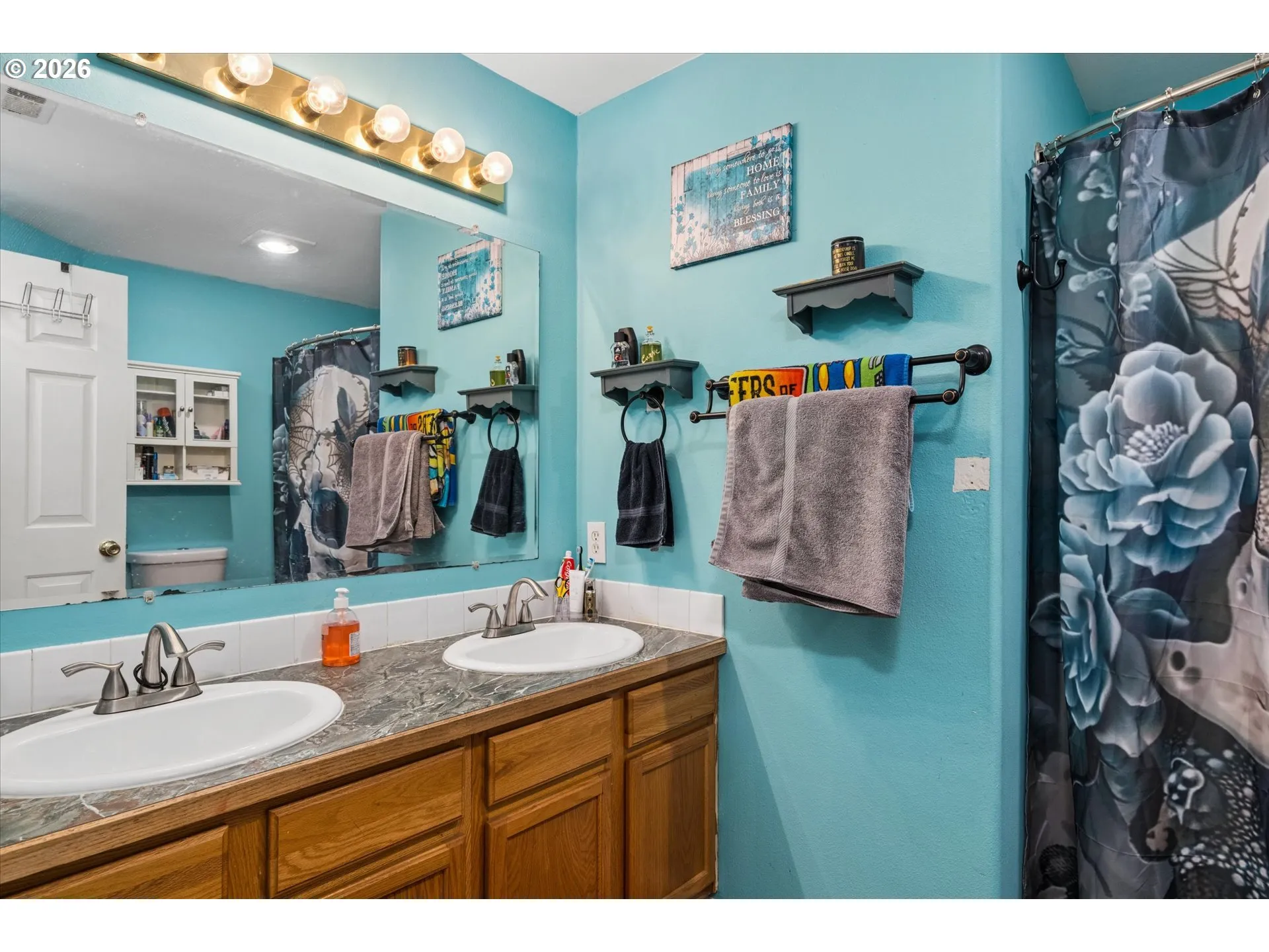 Bathroom, Attached-Upper