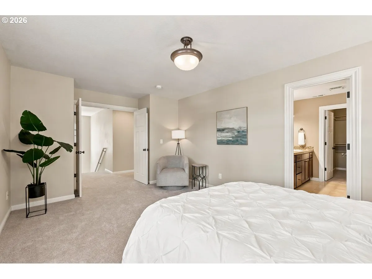 Bedroom, Primary