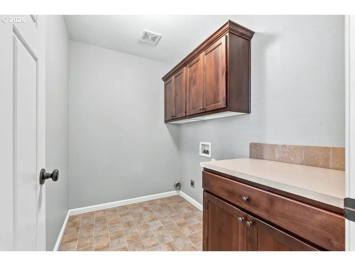 Laundry-Upper