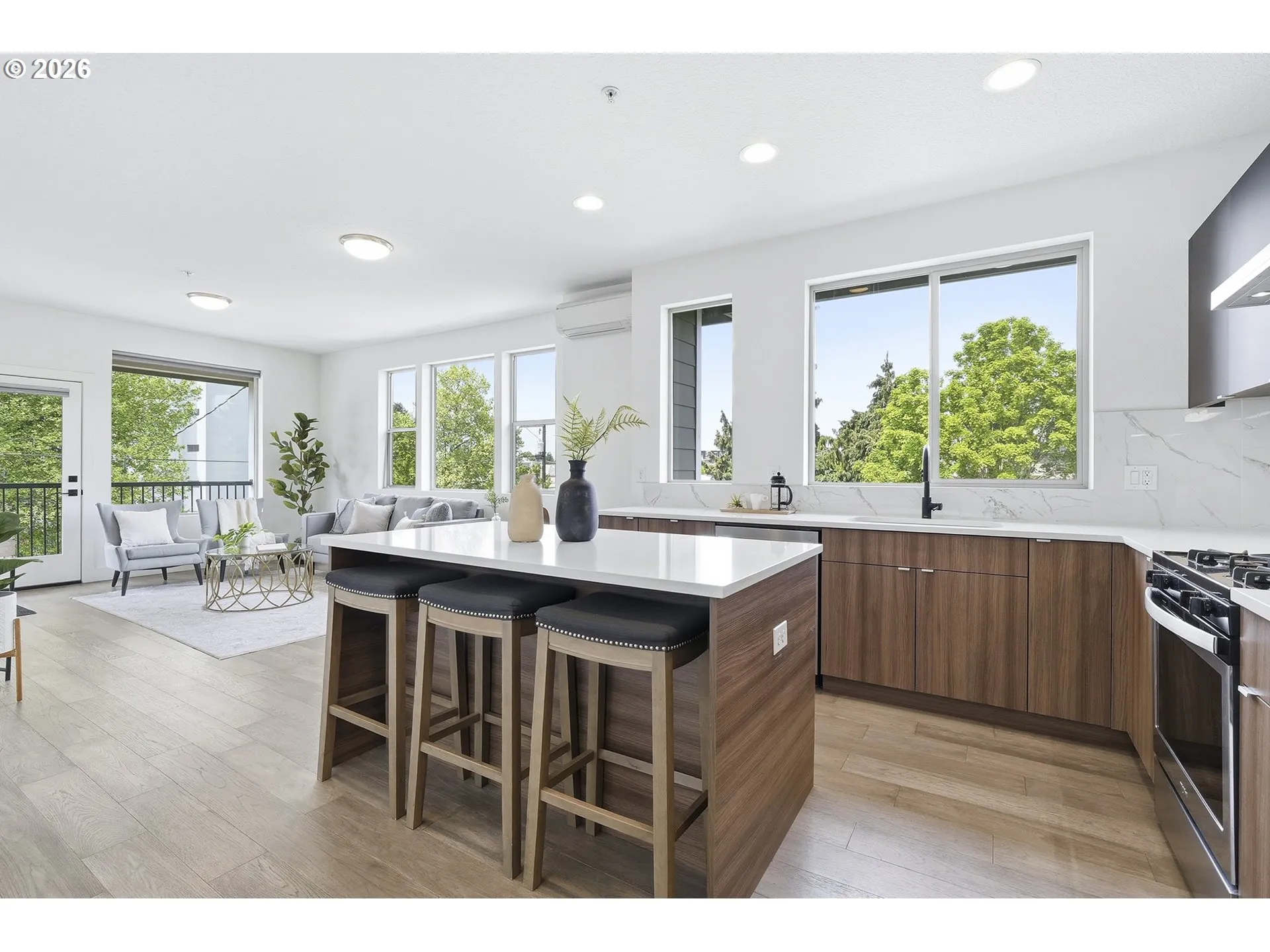 Kitchen/Living Room-Island