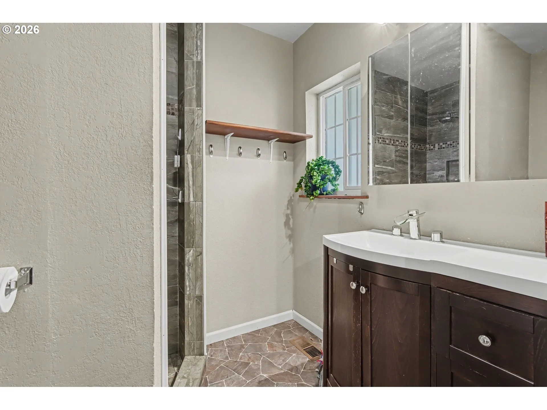 Bathroom-Walk in Shower