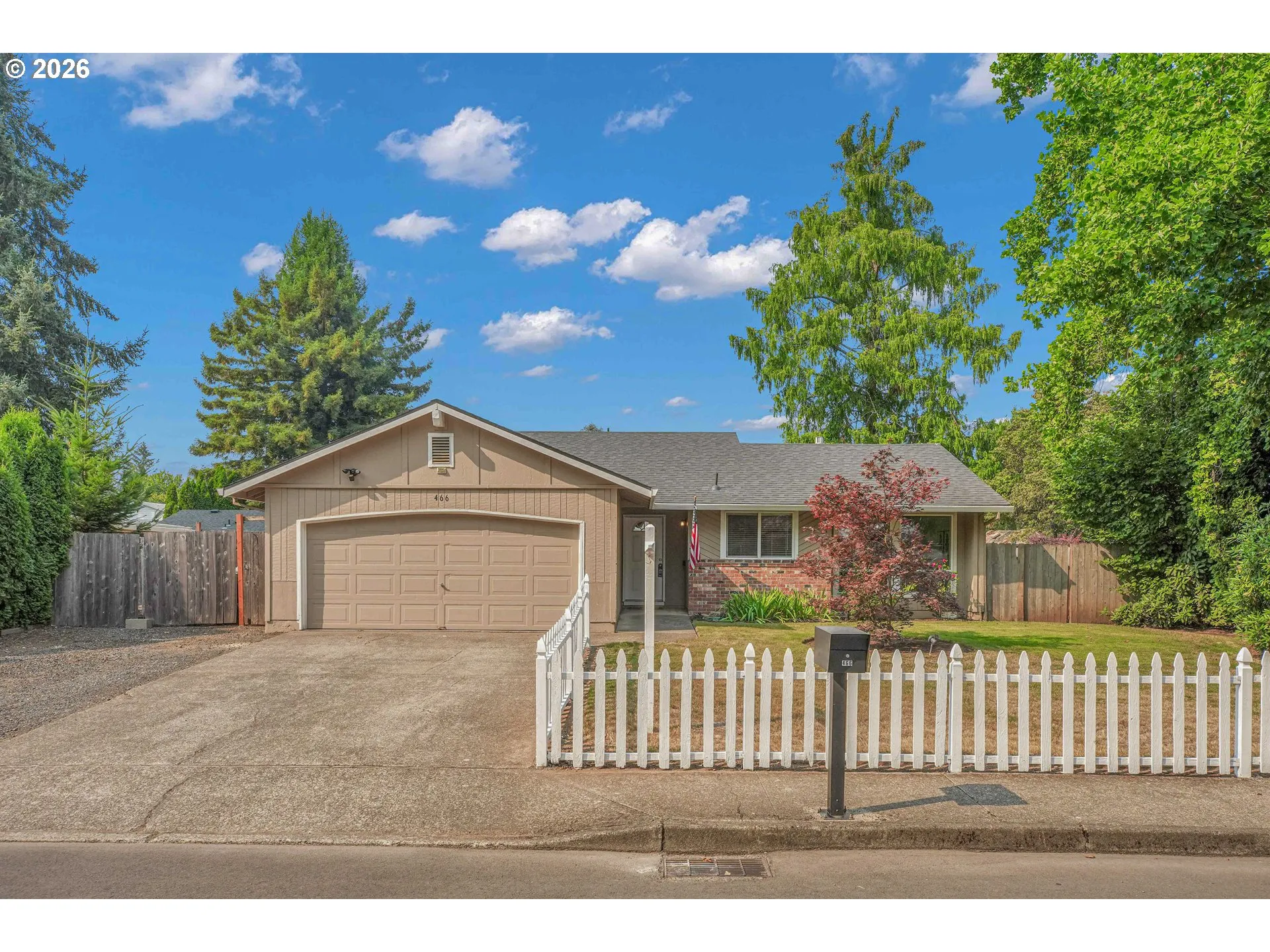 Front Yard-Fenced