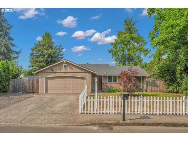 Front Yard-Fenced