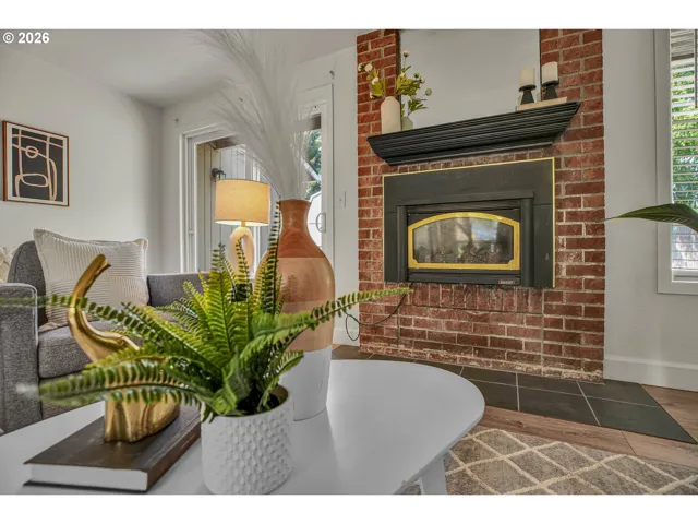 Living Room-Fireplace
