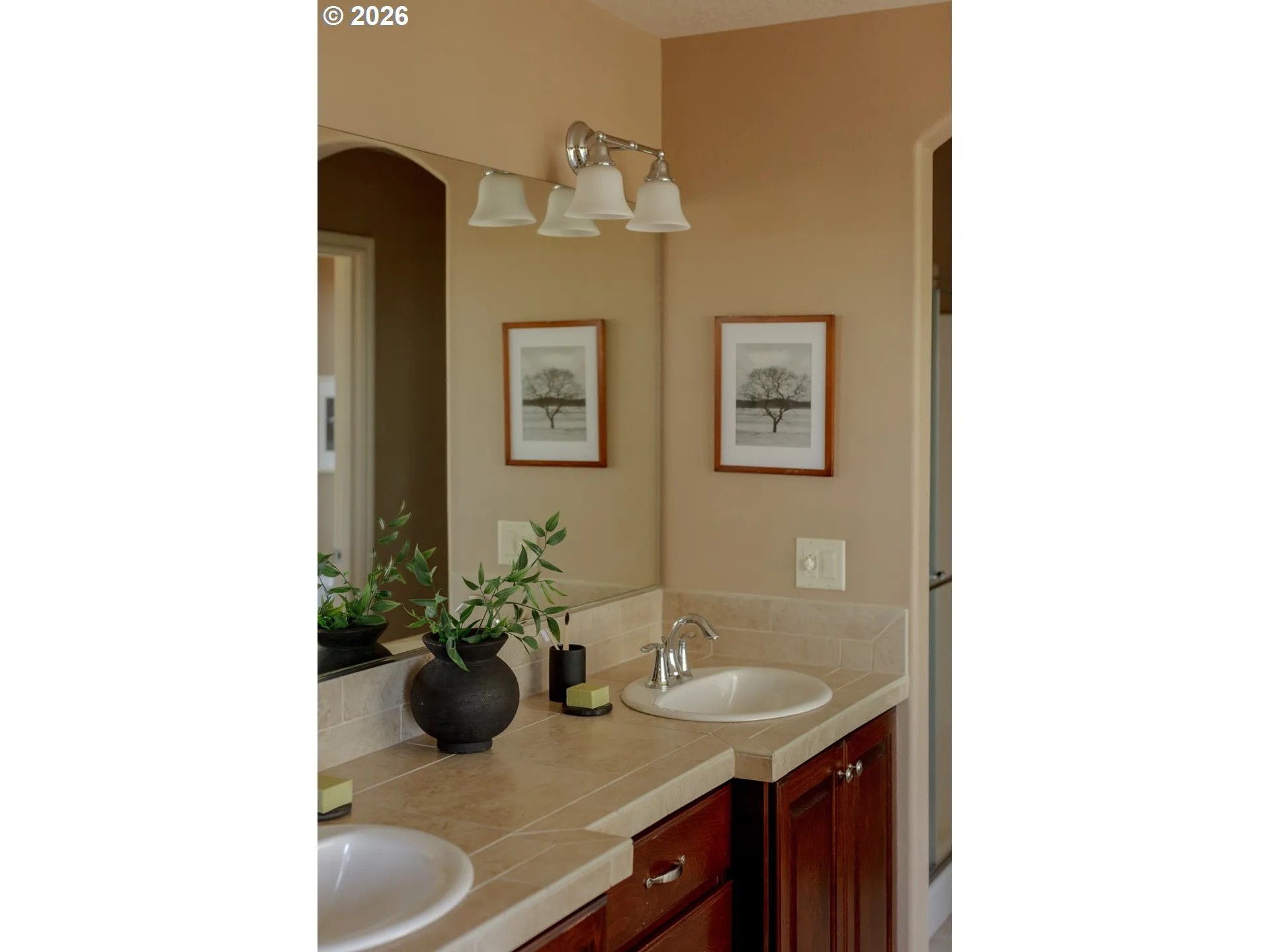 En Suite Bathroom-Upper