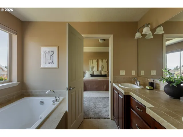En Suite Bathroom-Upper