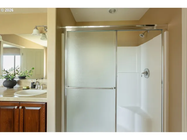 En Suite Bathroom-Upper
