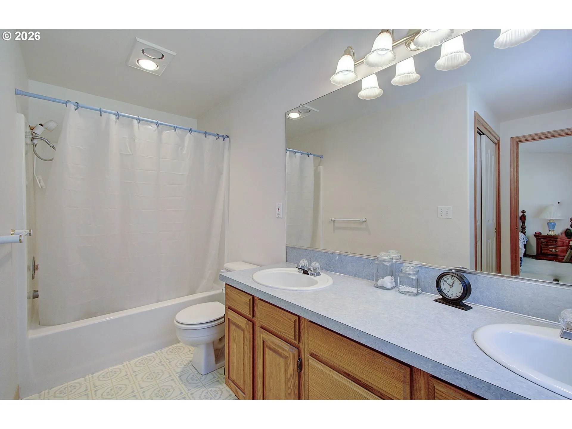 Bathroom, Attached