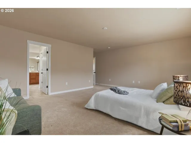 Primary Bedroom-Upper