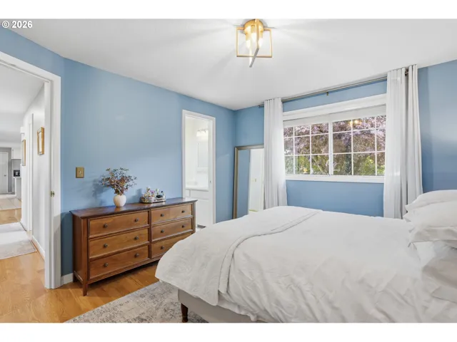 Primary Bedroom-Attached Bathroom