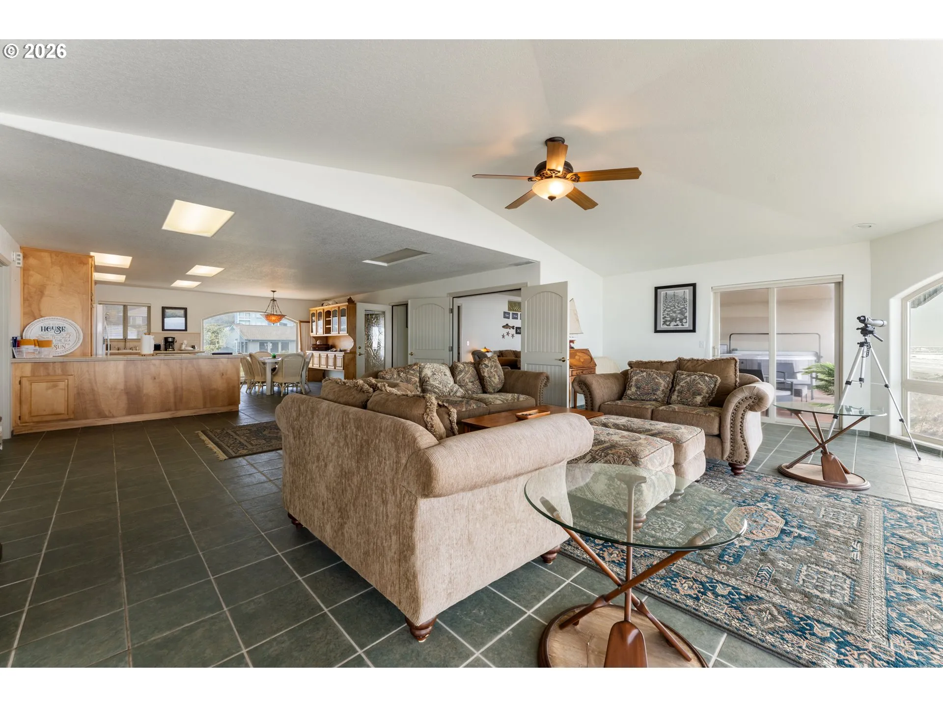Living Room-Vaulted Ceilings