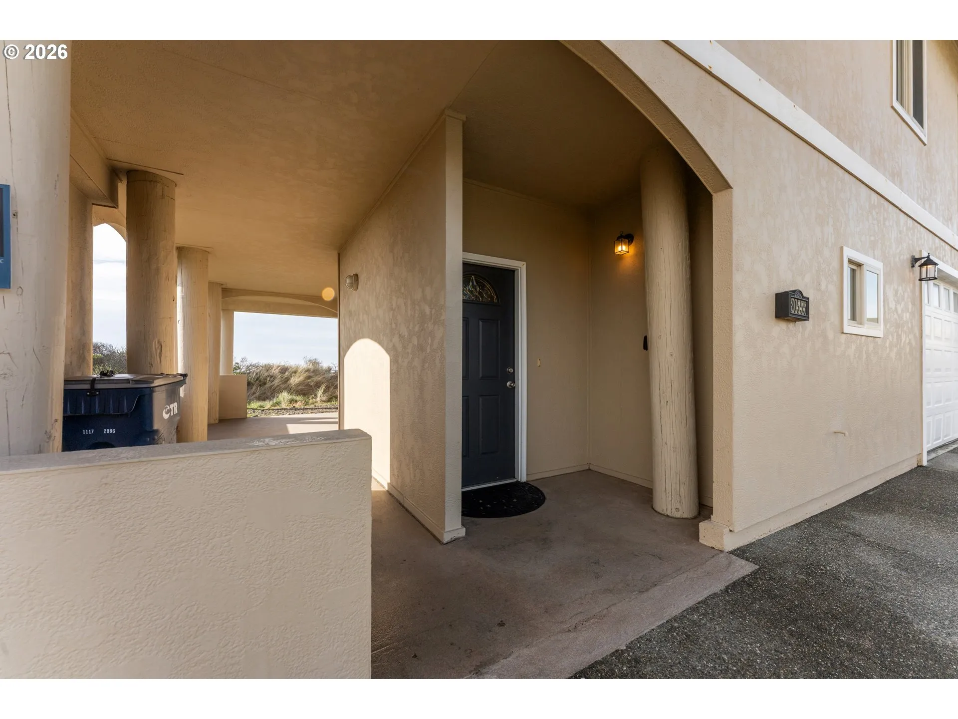 Entrance/Foyer-Wide Angle/Fisheye