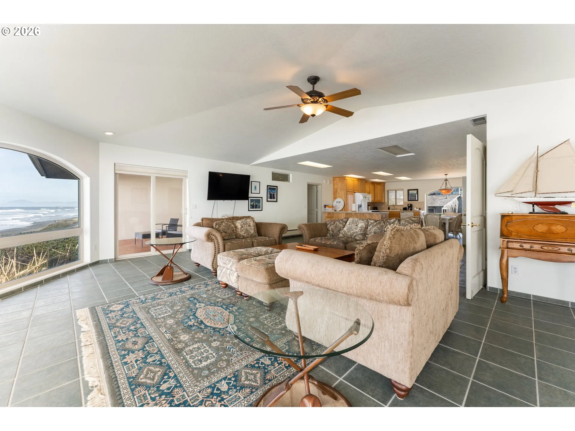 Living Room-Wide Angle/Fisheye