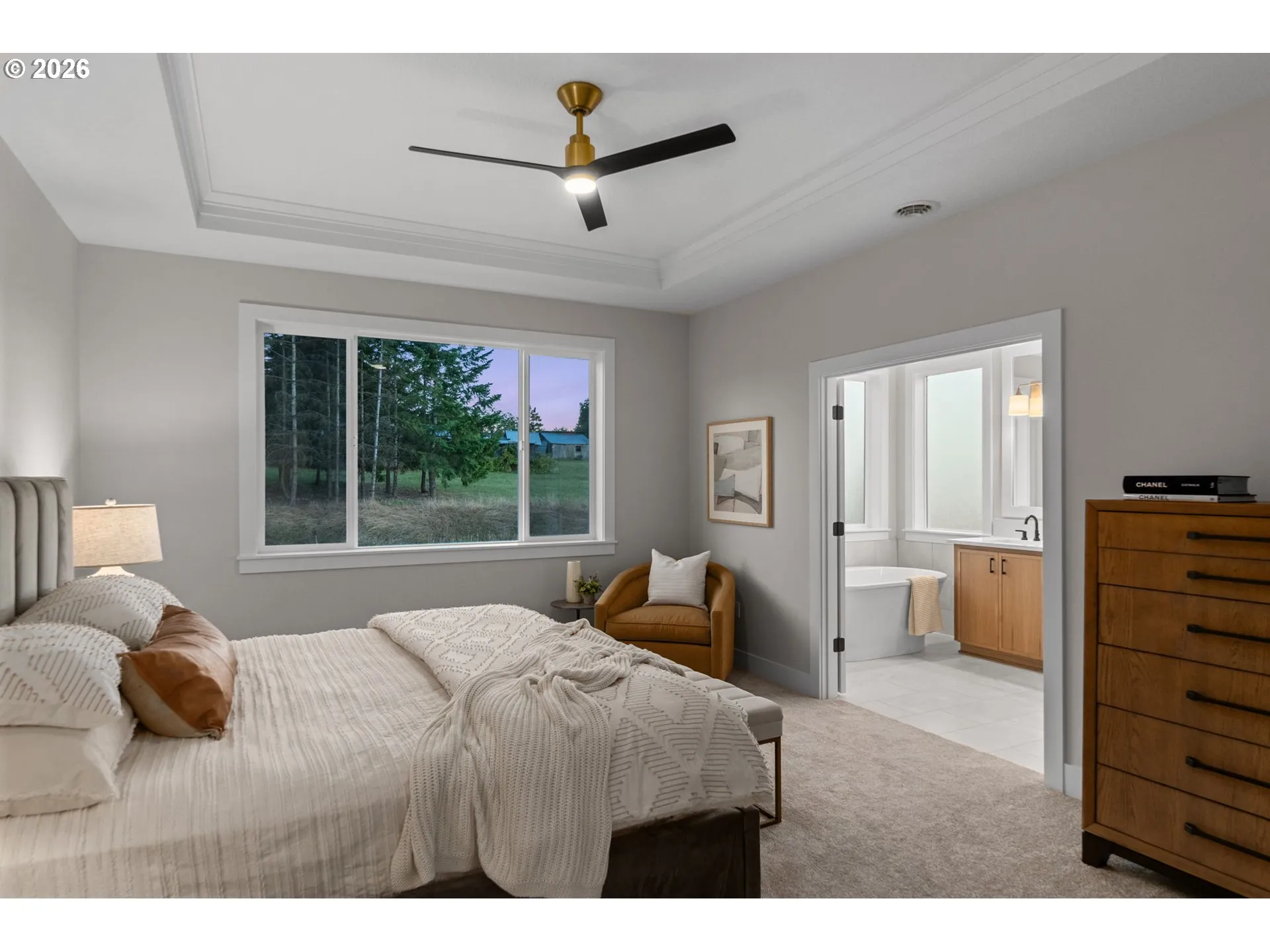 Bedroom, Primary-Vaulted Ceilings