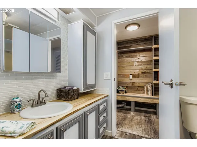 Bathroom-Hall