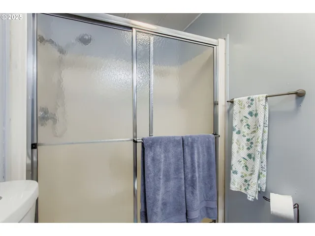 Bathroom-Walk in Shower