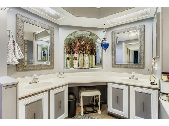 Bathroom, Attached-Double Sinks