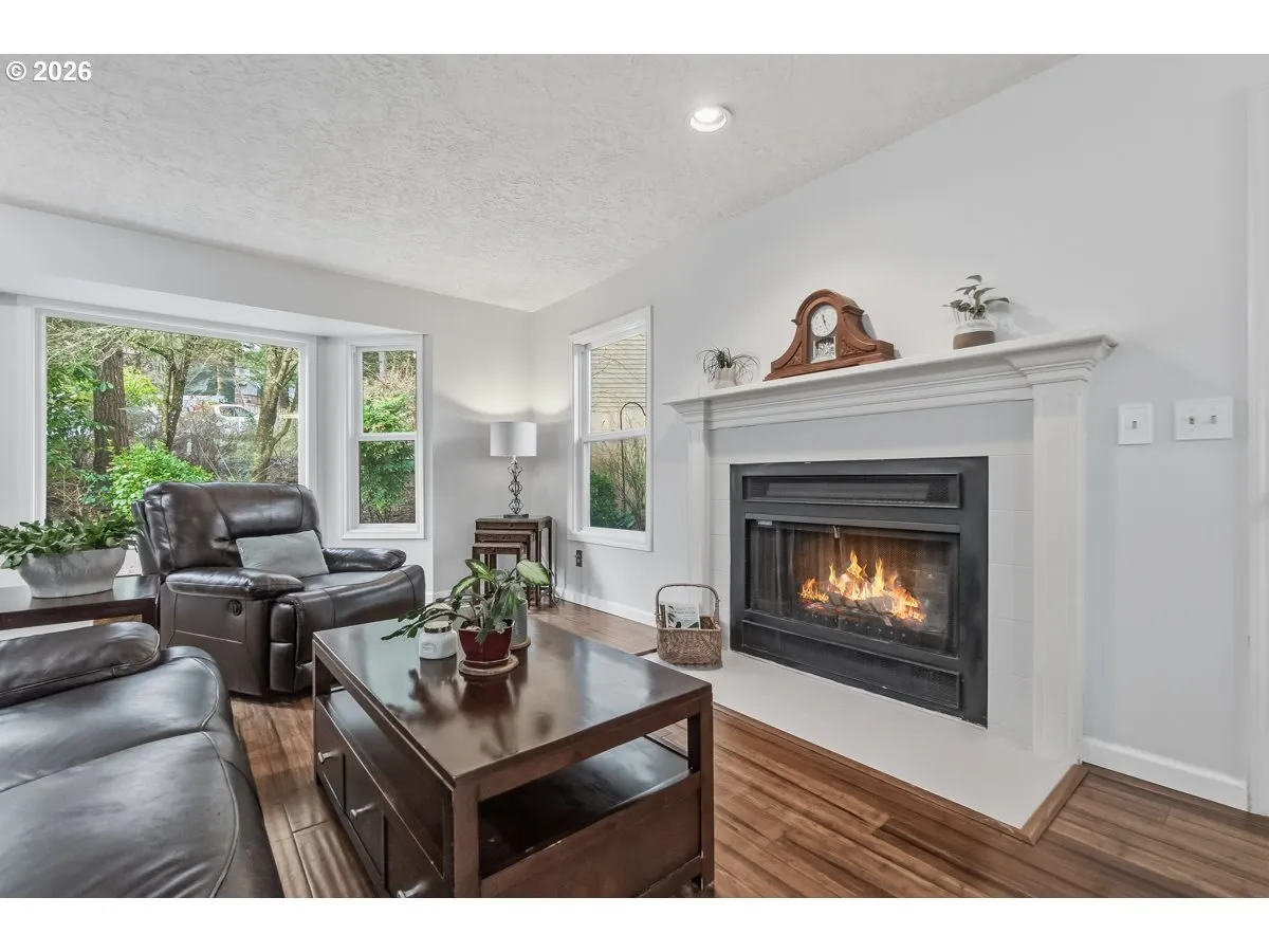 Living Room-Fireplace