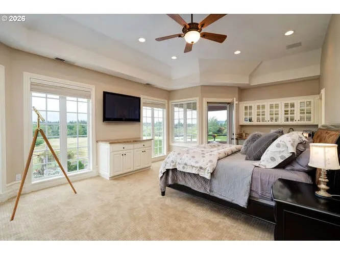 Bedroom, Primary