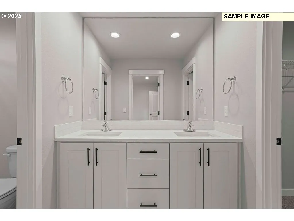 En Suite Bathroom-Upper