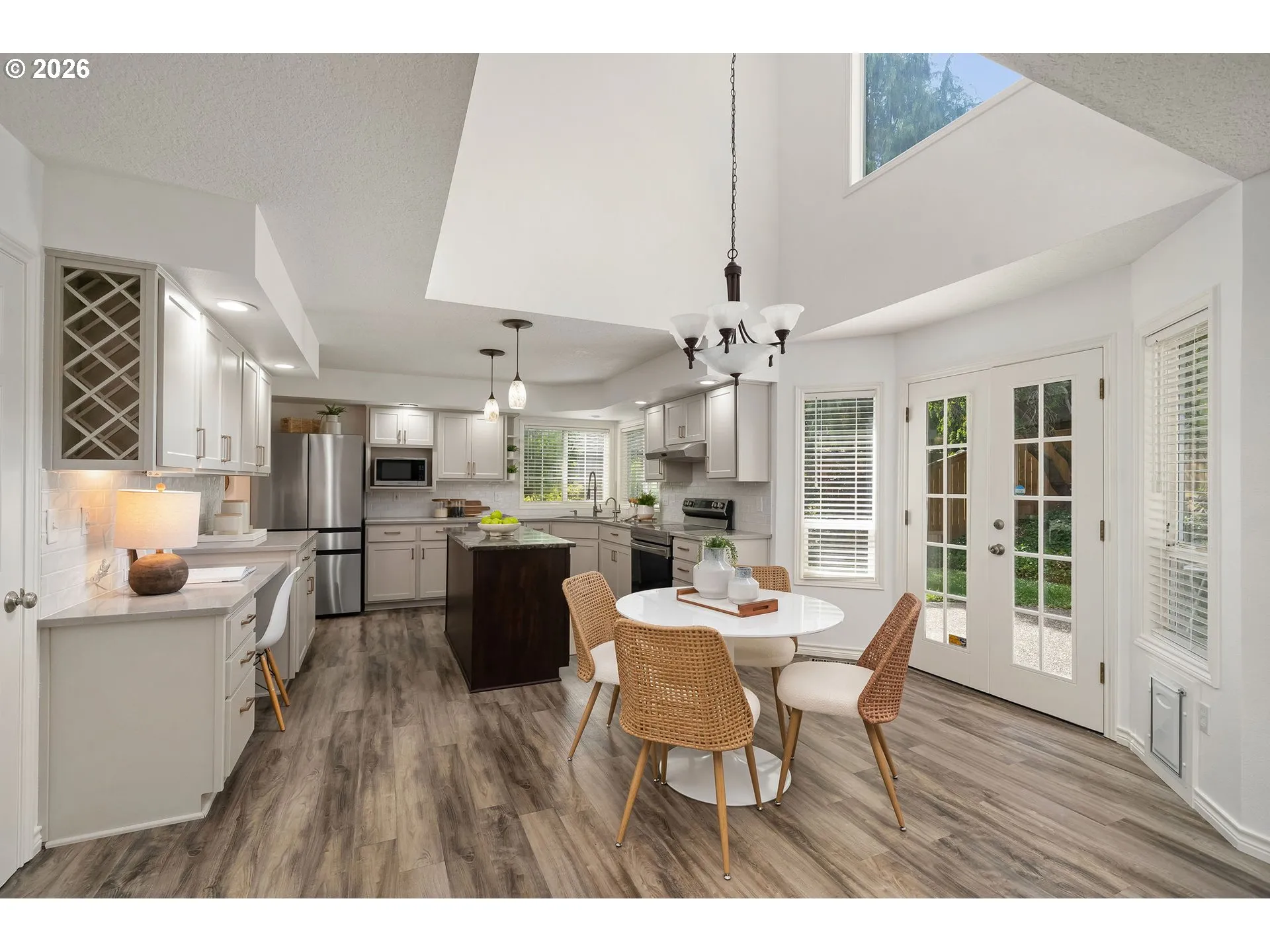 Kitchen-Eating Area