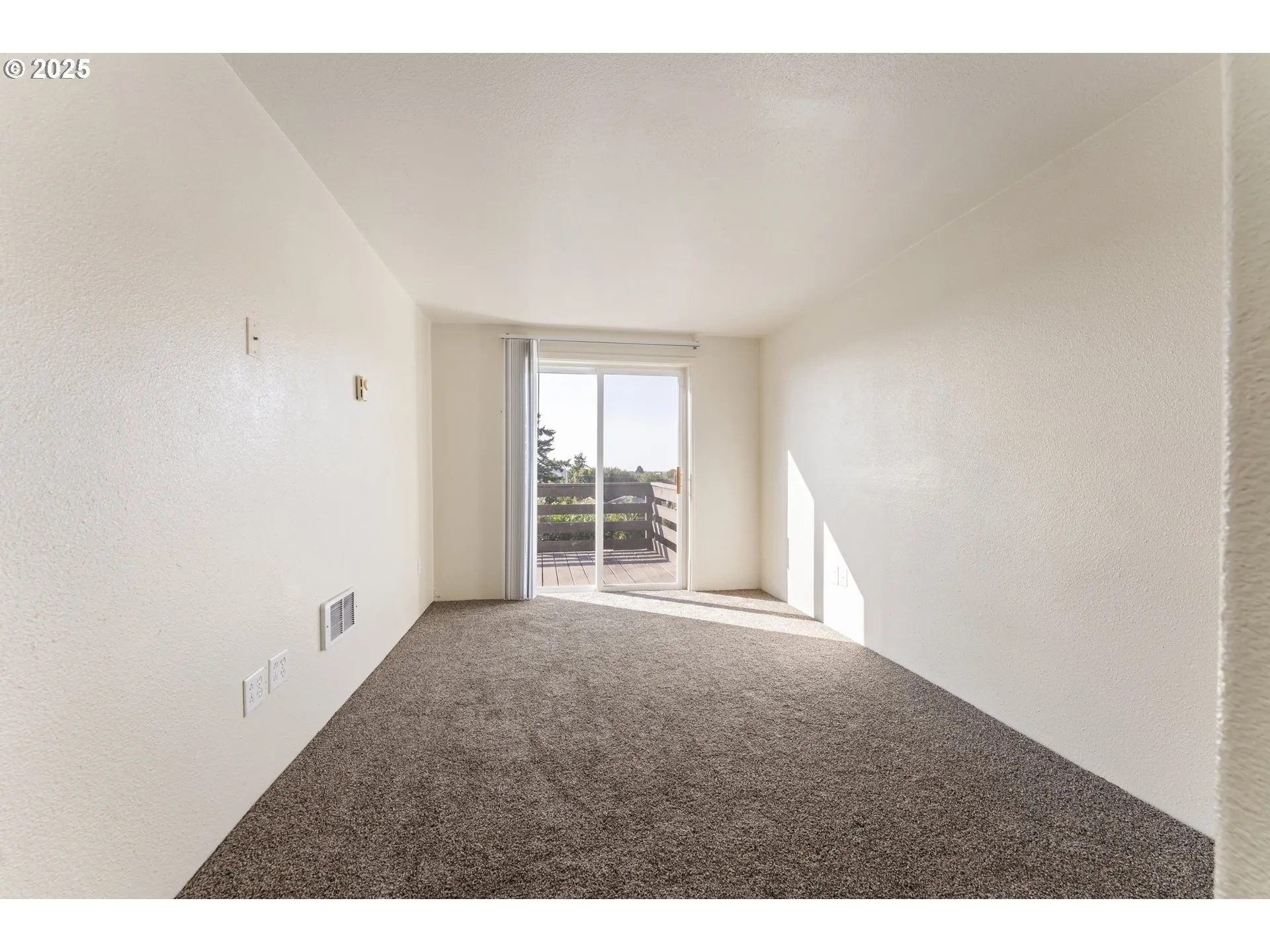 Bedroom, Owner's Suite-Main