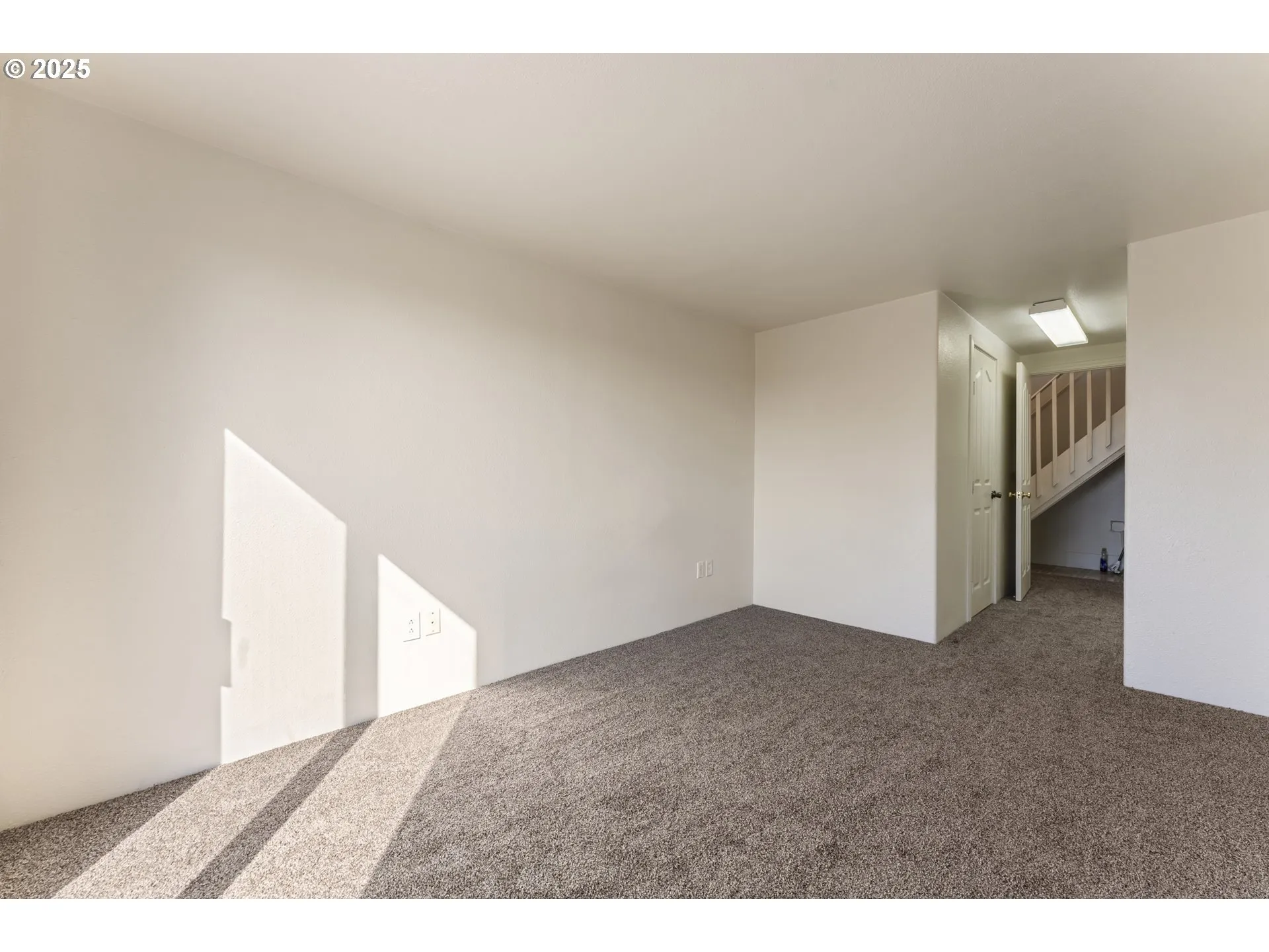 Bedroom, Owner's Suite-Main