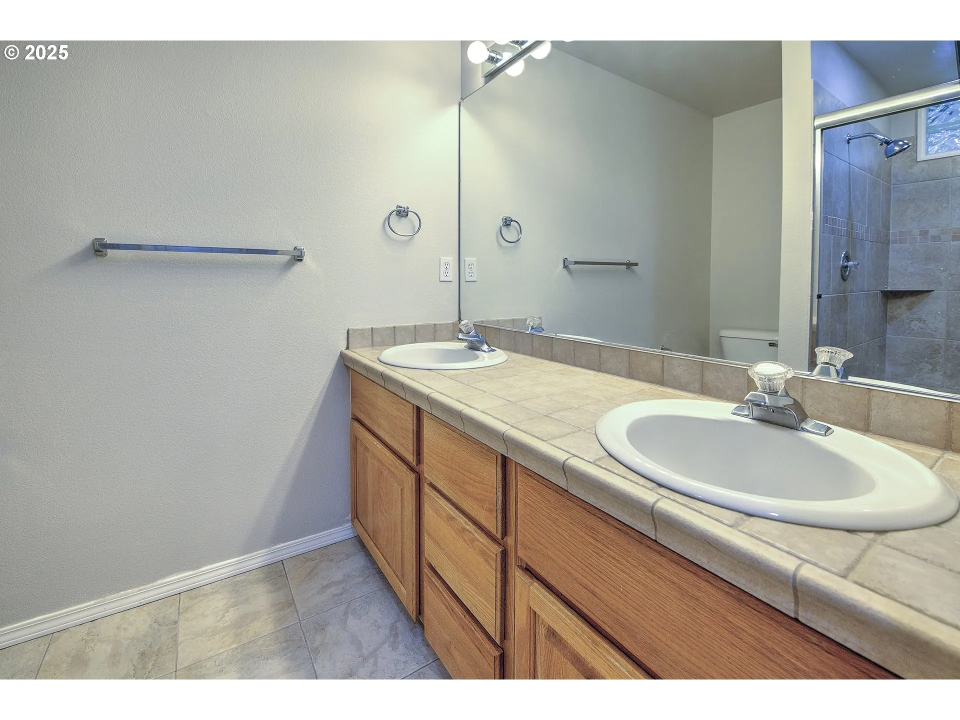 Bathroom, Attached-Double Sinks