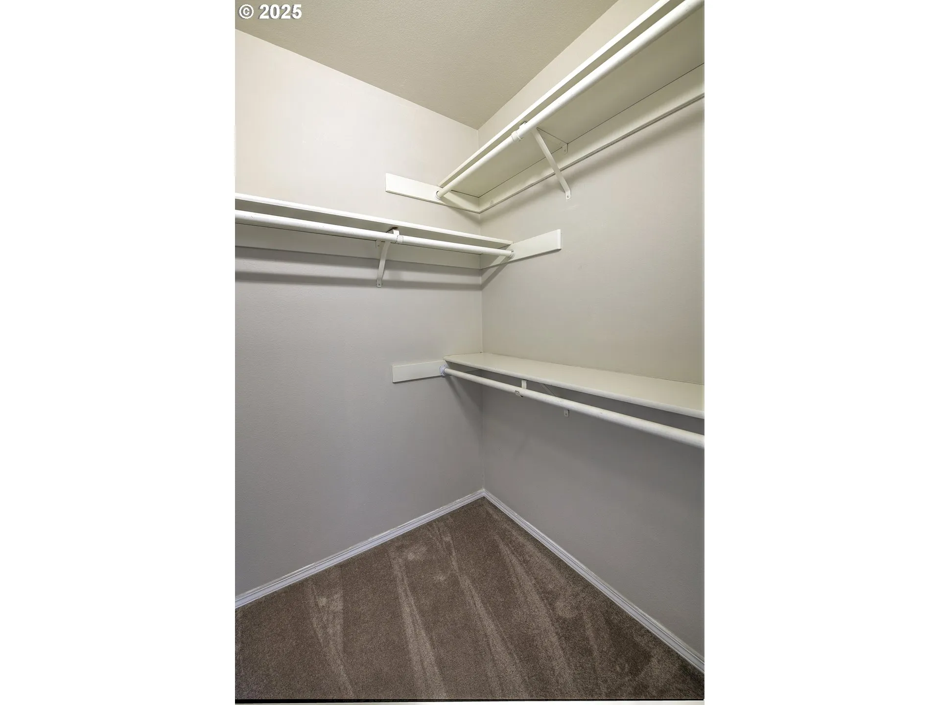 Bedroom-Walk-In Closet