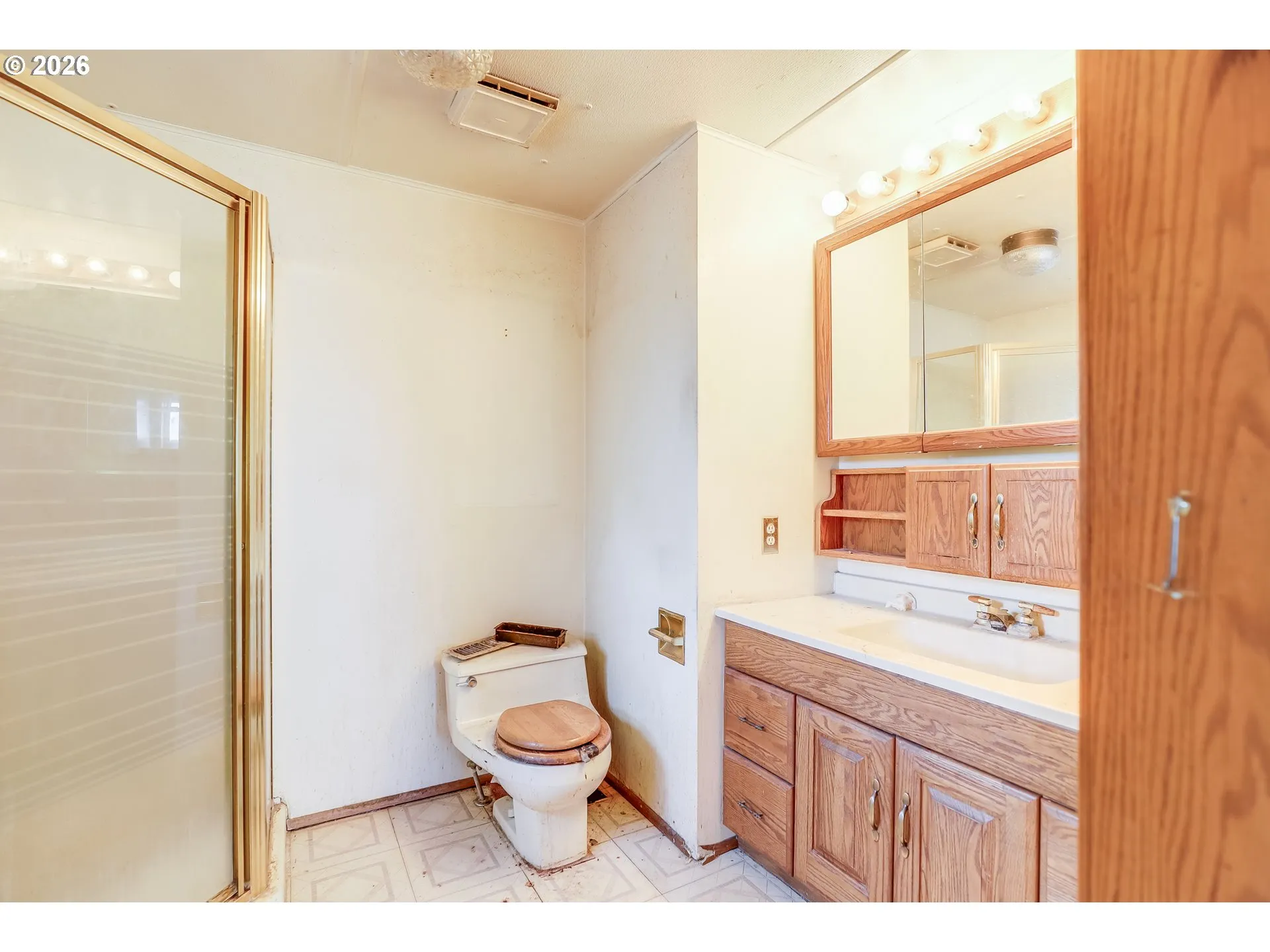 Bathroom, Attached