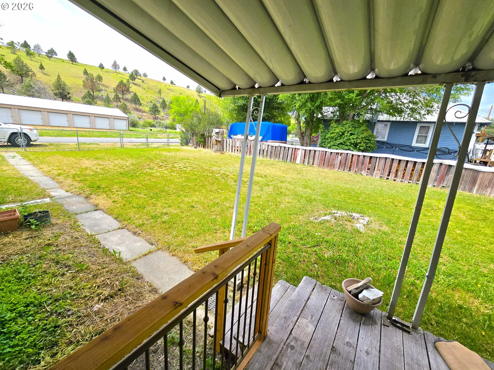 Front Yard-Fenced