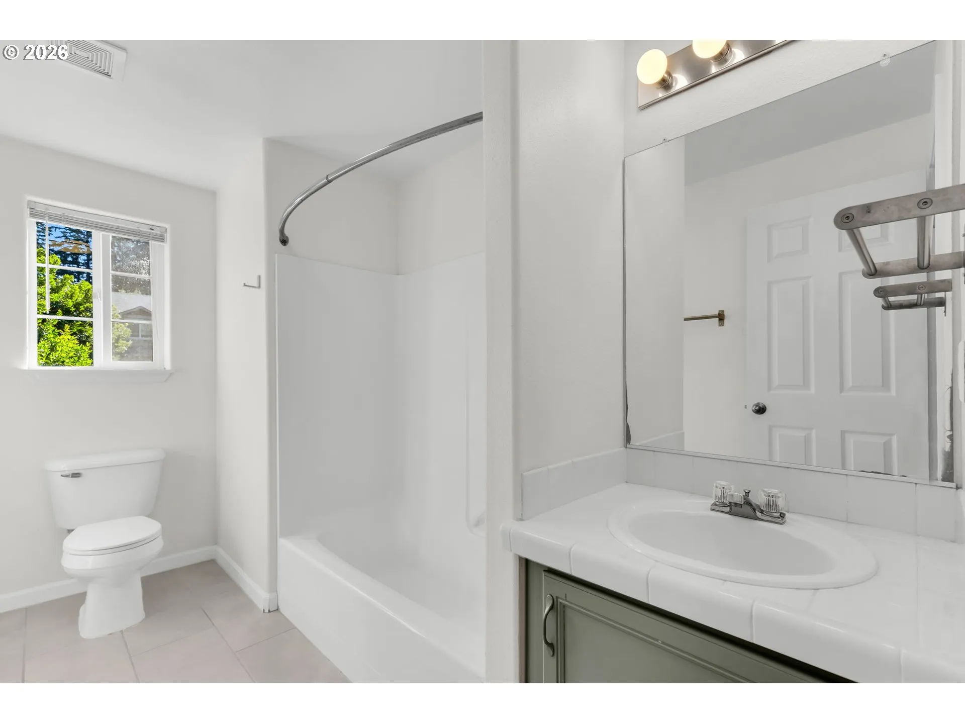 Bathroom-Upper