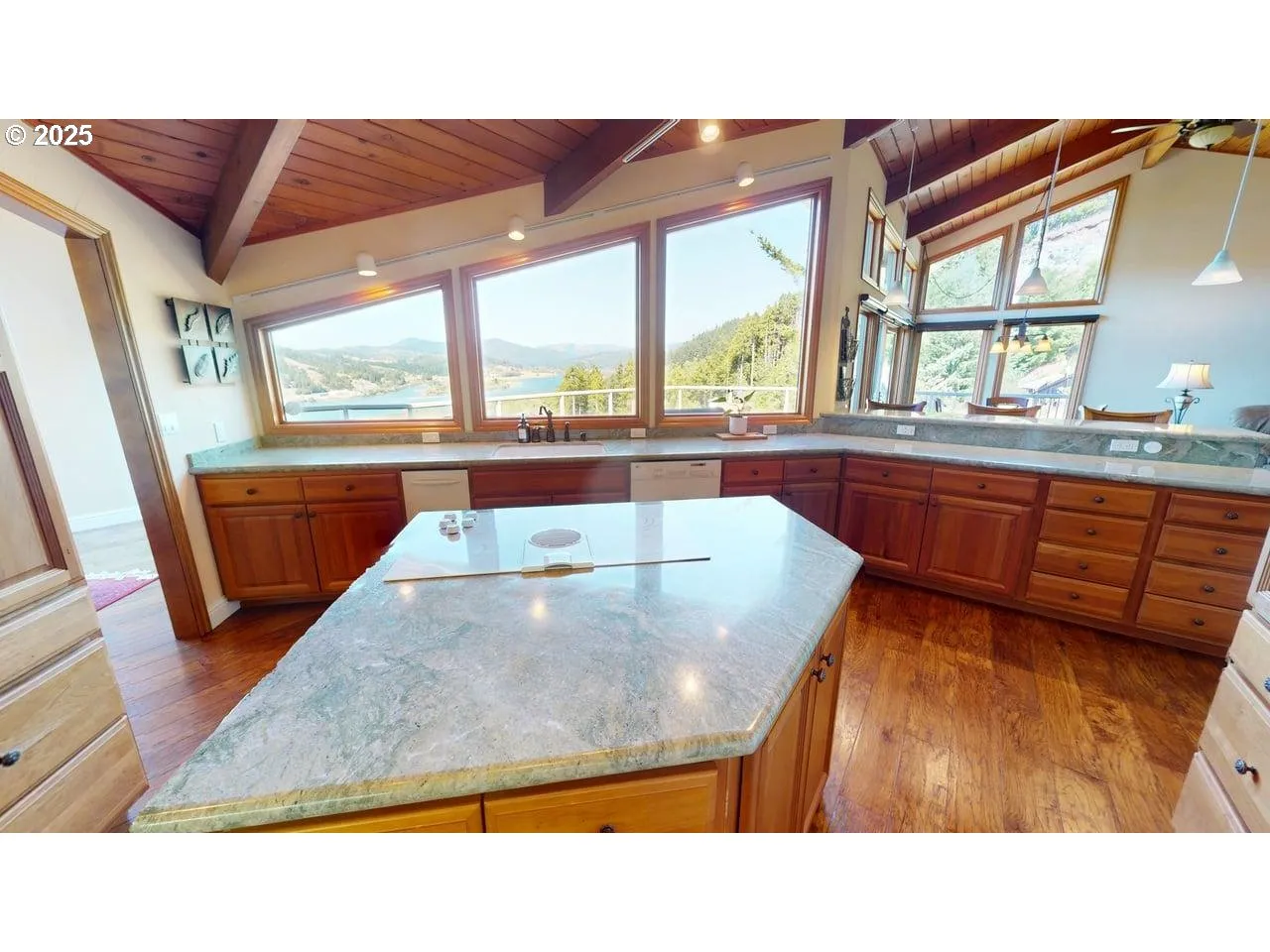 Kitchen-Cooking Island