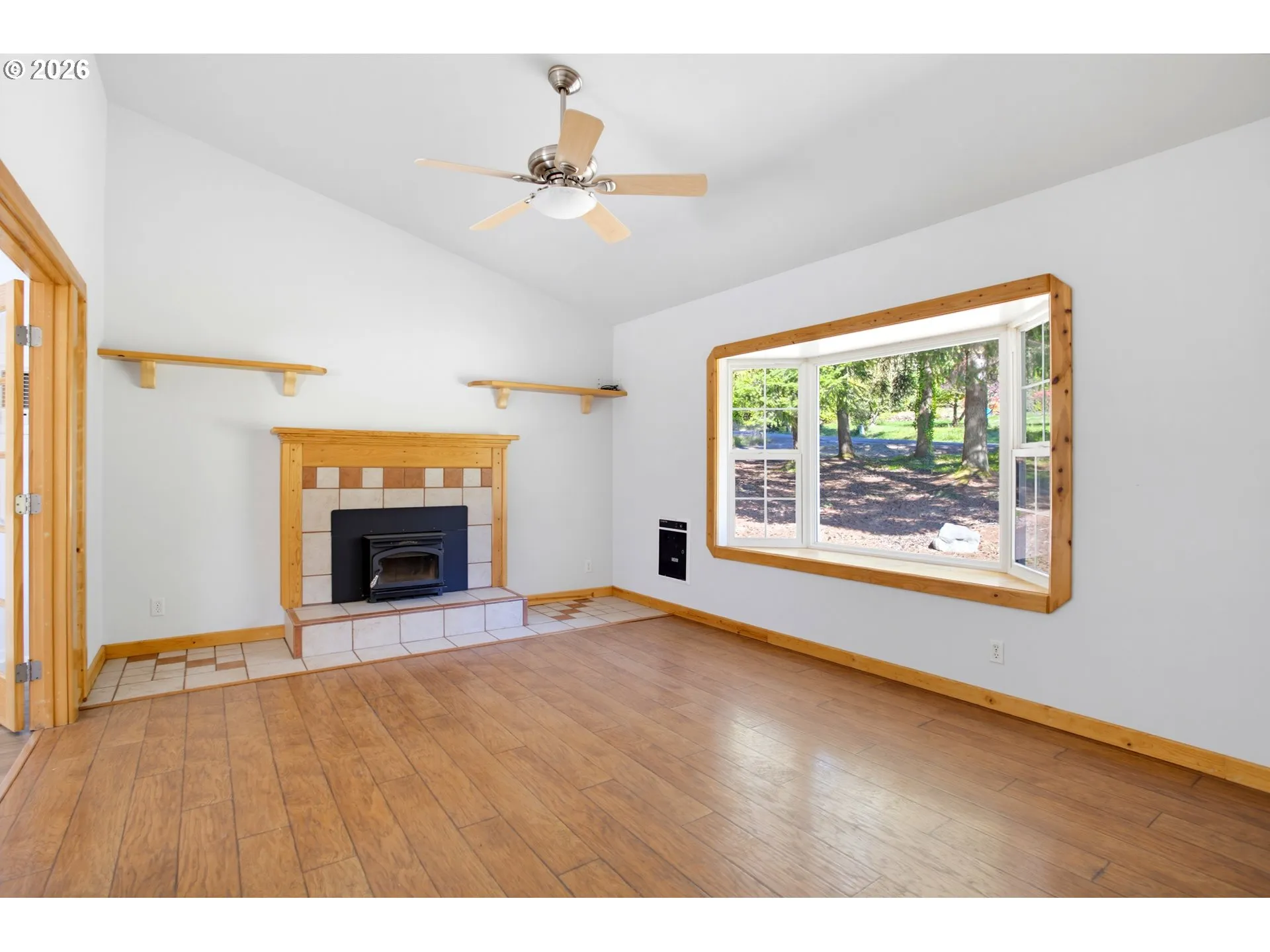 Living Room-Fireplace